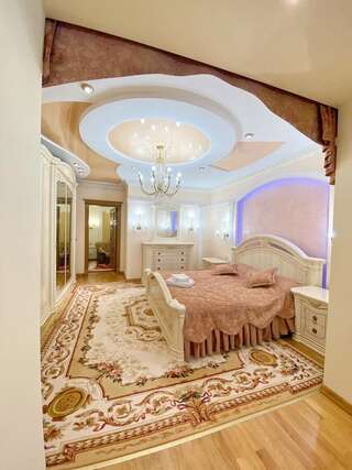 Отель Петрос Family Hotel Яремче Люкс-1